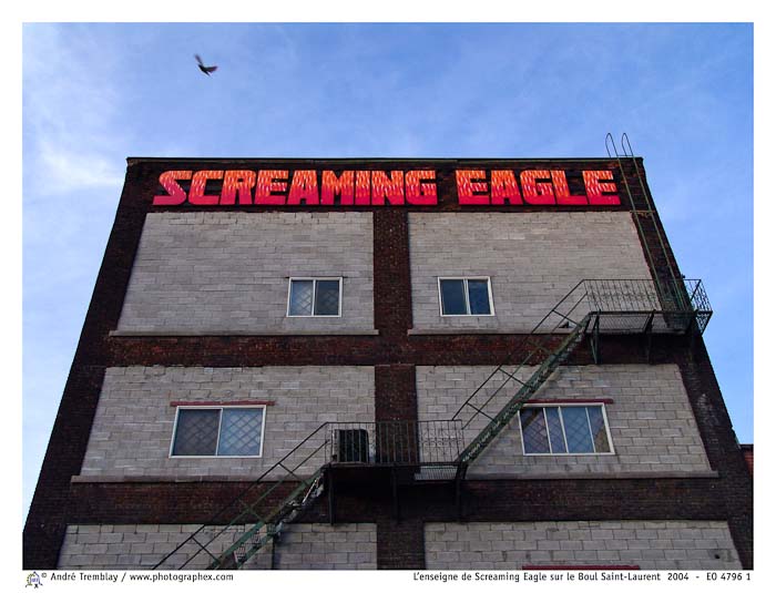 L'enseigne de Screaming Eagle sur le Boul Saint-Laurent