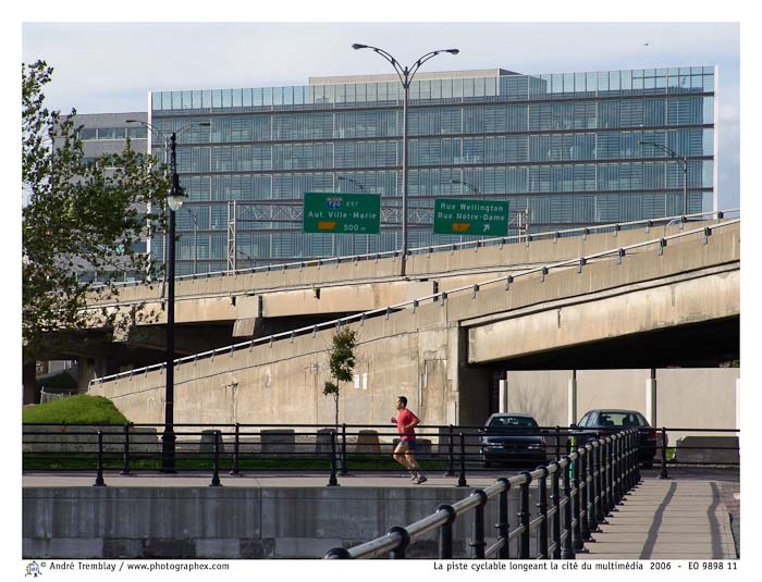 La piste cyclable longeant la cité du multimédia
