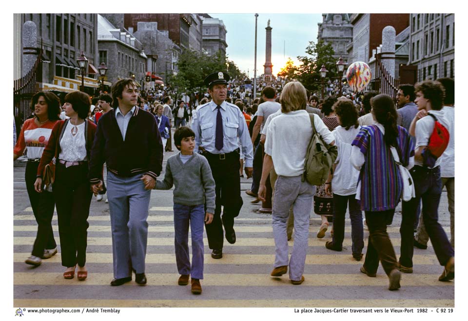 La place Jacques-Cartier traversant vers le Vieux-Port