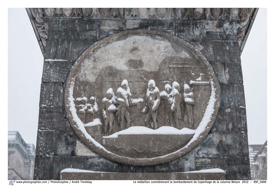 Le médaillon commémorant le bombardement de Copenhage de la colonne Nelson