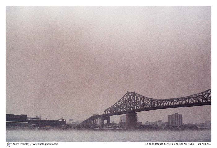 Le pont Jacques-Cartier au nouvel An