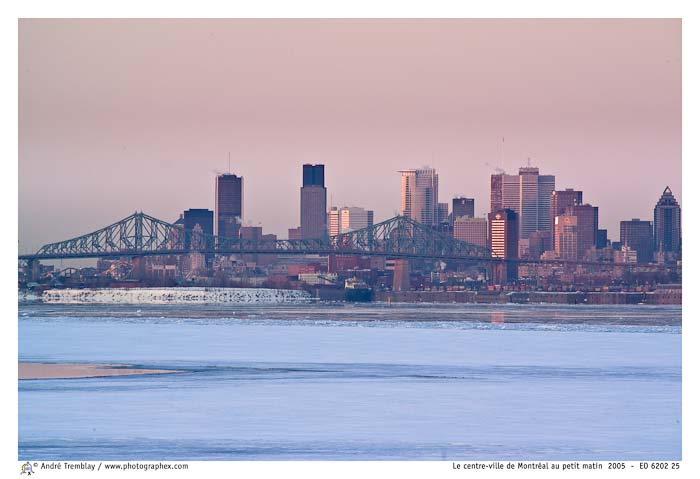 Le centre-ville de Montréal au petit matin