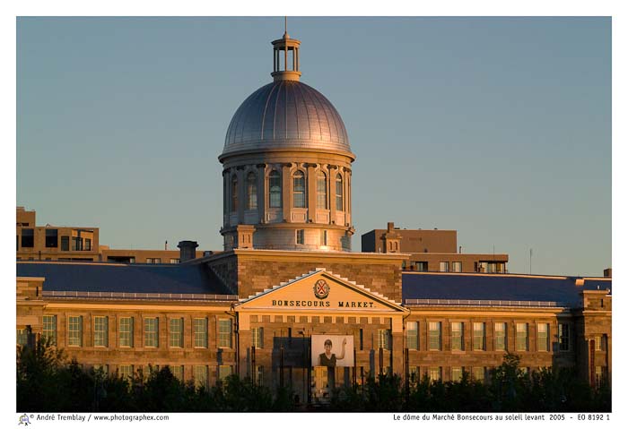 Le dôme du Marché Bonsecours au soleil levant
