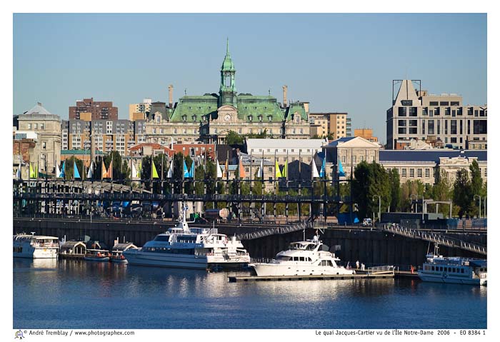 Le quai Jacques-Cartier vu de l'Île Notre-Dame