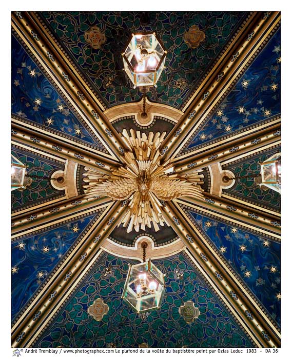 Le plafond de la voûte du baptistère peint par Ozias Leduc