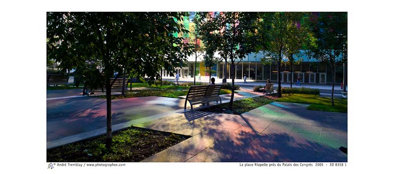 La place Riopelle près du Palais des Congrès